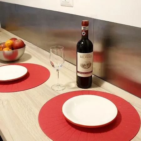Twelveholly Apartment