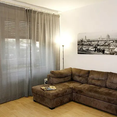Apartment Twelveholly *