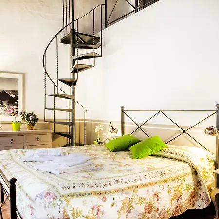 Art Vasari Apartment