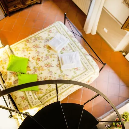 Art Vasari Apartment