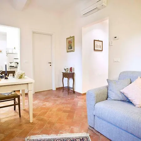 Ellen's Cozy Florence