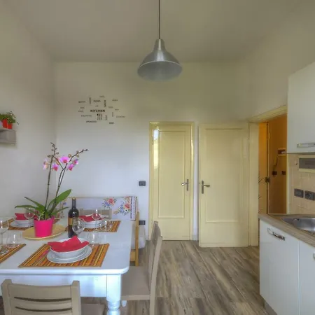 Apartment Via Del Sansovino N 12 *