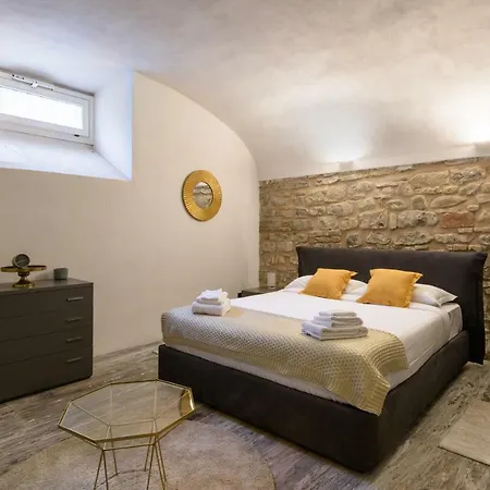 Leopardi Luxury Maison With Garden And Jacuzzi: 10 People Florence