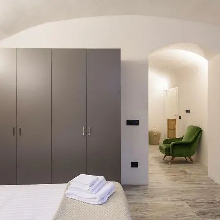 Leopardi Luxury Maison With Garden And Jacuzzi: 10 People Apartment