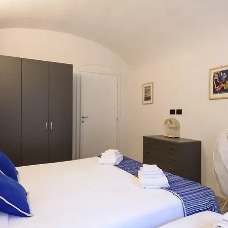 Apartment Leopardi Luxury Maison With Garden And Jacuzzi: 10 People