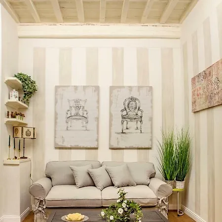Apartment Renaissance