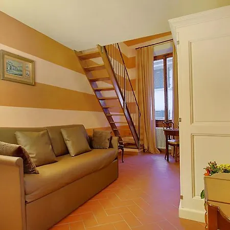 One World Apartments Hotel 3*