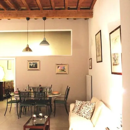 Apartment Lg House With Balcony Near Ponte Vecchio