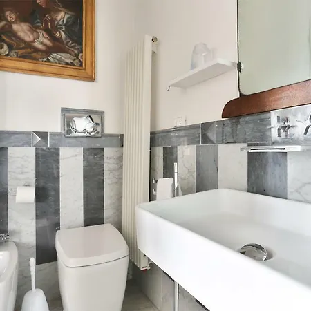Elegant Duomo Apartment Florence