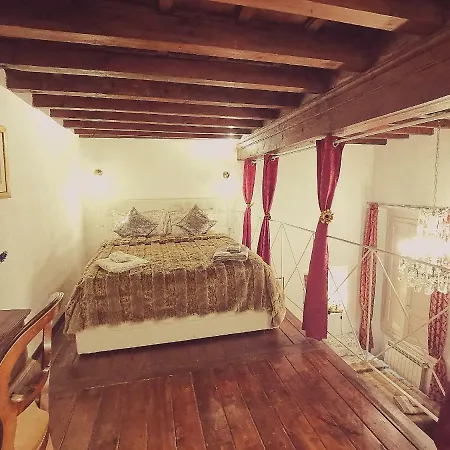Florentine Style Apartment *