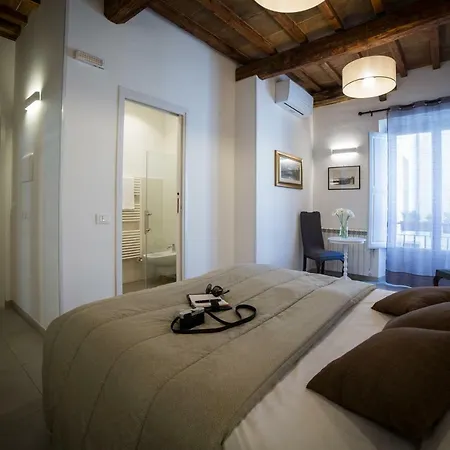 Bed & Breakfast Central *