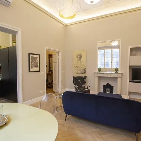 Historical Luxury House Apartment