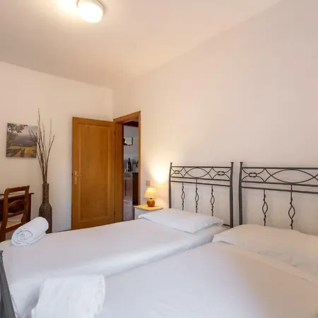 Via Ricasoli Next To Accademia Apartment