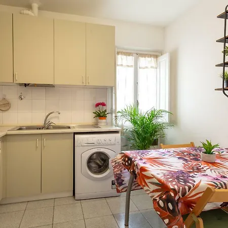 Apartment Via Ricasoli Next To Accademia Florence