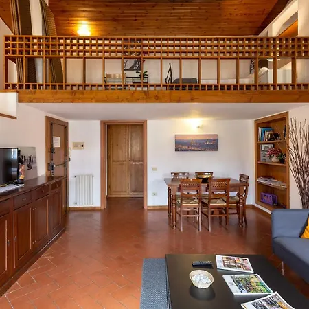 Via Ricasoli Next To Accademia