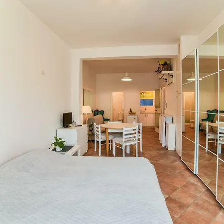 De Bardi Apartment *