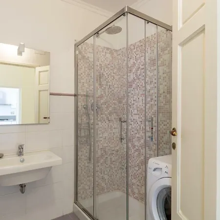 Elegance In Santa Maria Novella Apartment