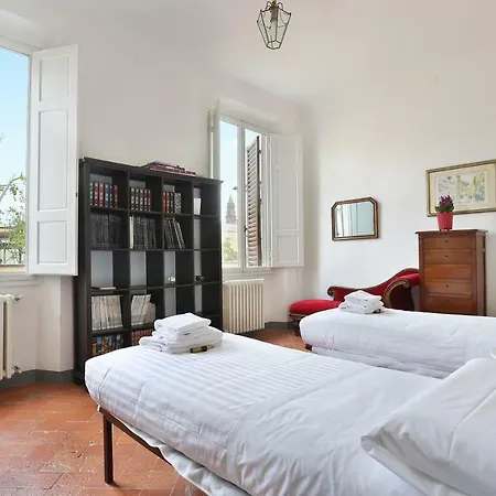 Via Della Chiesa Apartment Florence