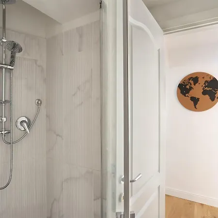 La Marmora 3 Bedroom Near Galleria Dell'accademia Apartment *