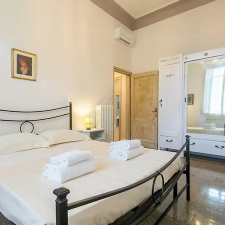 Santa Maria Novella 4 Bedrooms By Mmega Apartment Florence