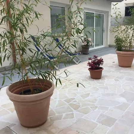 Laundry Apartment