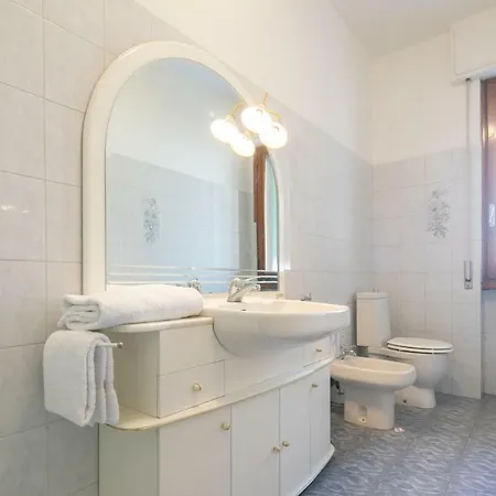 Apartment Novoli 4 Bedrooms By Mmega Florence