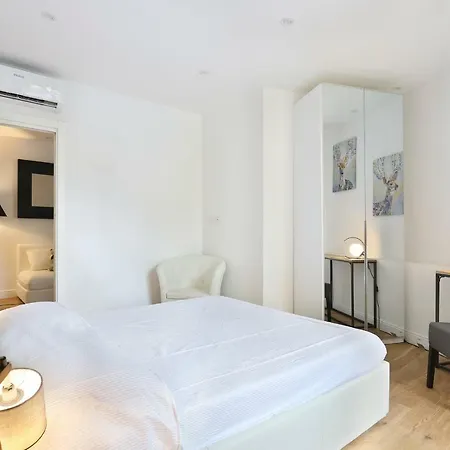 La Marmora 3 Bedroom Near Galleria Dell'accademia Apartment *