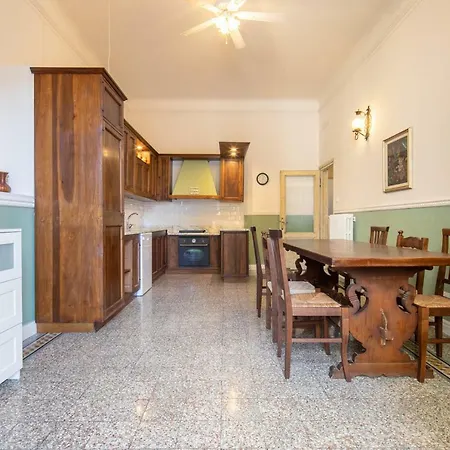 Santa Maria Novella 4 Bedrooms By Mmega Apartment Florence