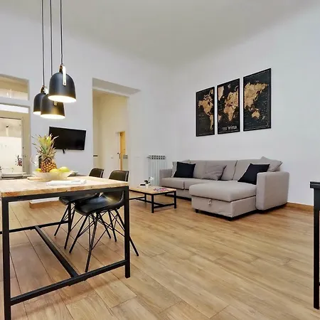 31 Borgo Allegri Apartment Florence