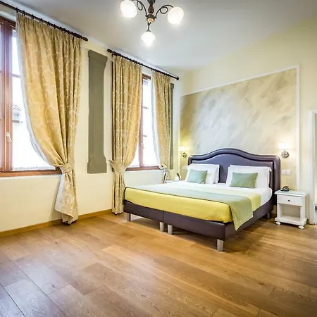 La Scaletta Al Ponte Vecchio 3*