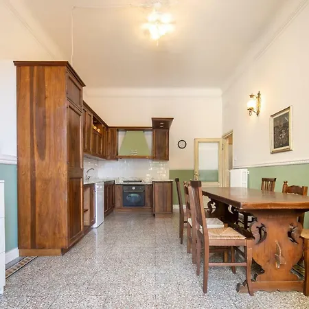 Santa Maria Novella 4 Bedrooms By Mmega Apartment