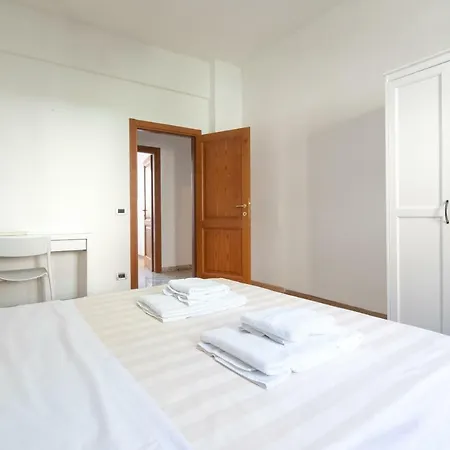 Novoli 4 Bedrooms By Mmega Apartment Florence