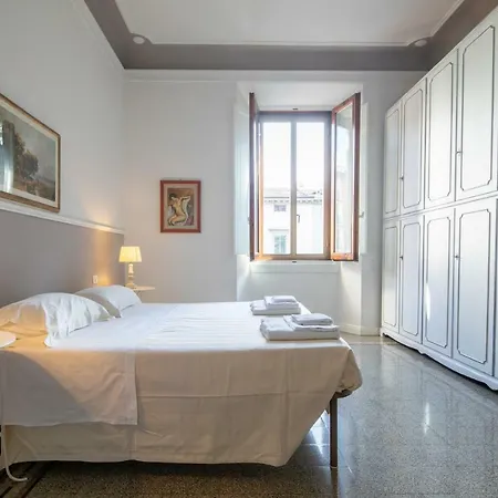 Santa Maria Novella 4 Bedrooms By Mmega Apartment