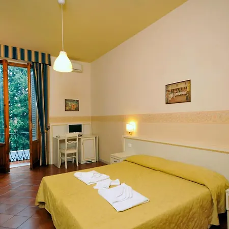 Marine Hotel