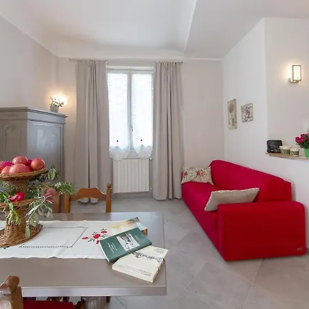 Lo Sdrucciolo Apartment *