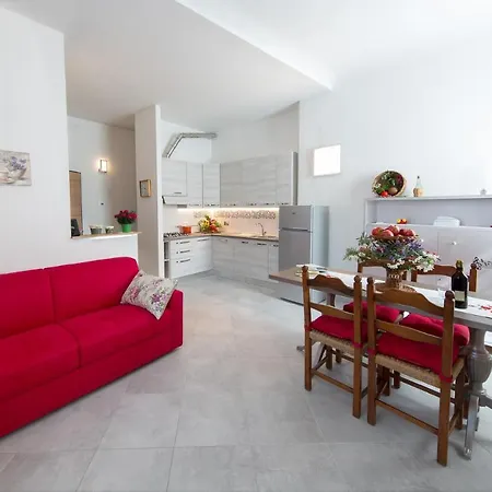 Lo Sdrucciolo Apartment *