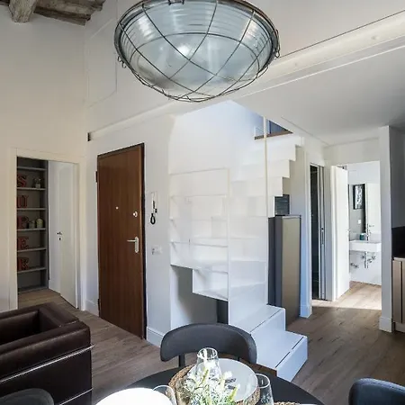 Olive Loft Apartment *