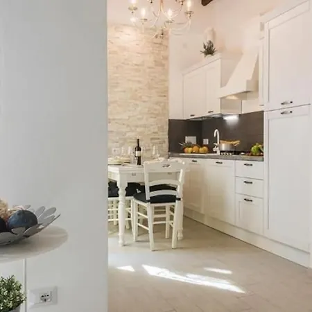 Apartment Little Box House
