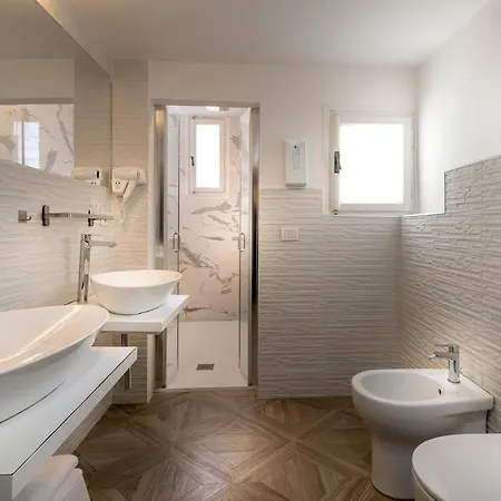 Affittacamere Residenza Conte Di Cavour&rooftop 2*