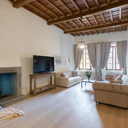 Pure Luxury In Oltrarno