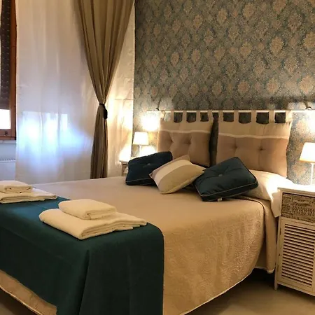 Aura House Guest house *