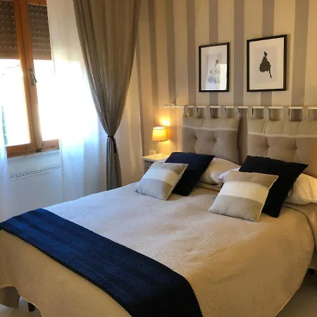 Aura House Guest house