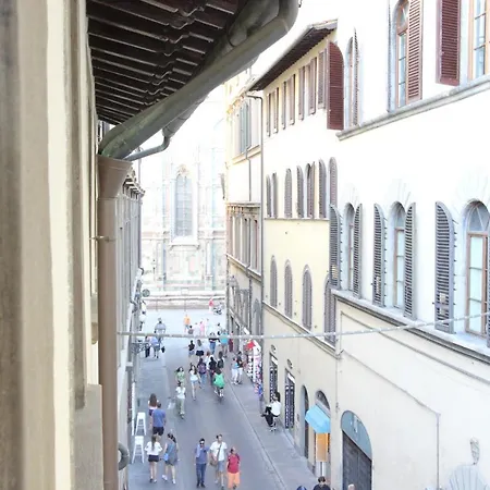 Via Dei Servi 6 Appartamento *