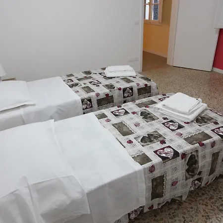 Appartamento Via Dei Servi 6 *