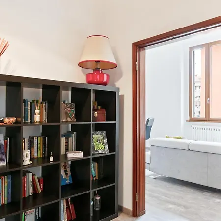 Apartment Piazza Alberti With Terrace Florence