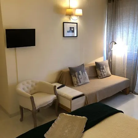 Aura House Guest house