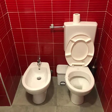 Via Dei Servi 6 *