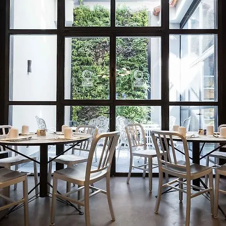Globus Urban Hotel