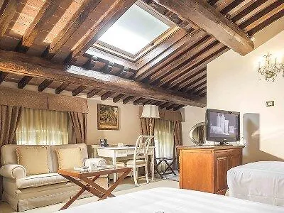 Golden Tower & Hotel Florencja