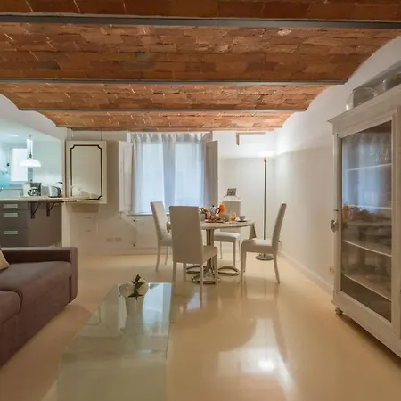 Al Campanile Apartment *
